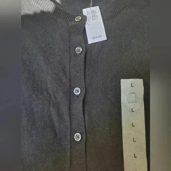 Old navy long sleeve - Picture 5 of 6